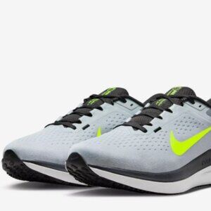 Nike Winflo 10 Running Shoe - Men's US SIZE 9.5 LIGHTLY USED